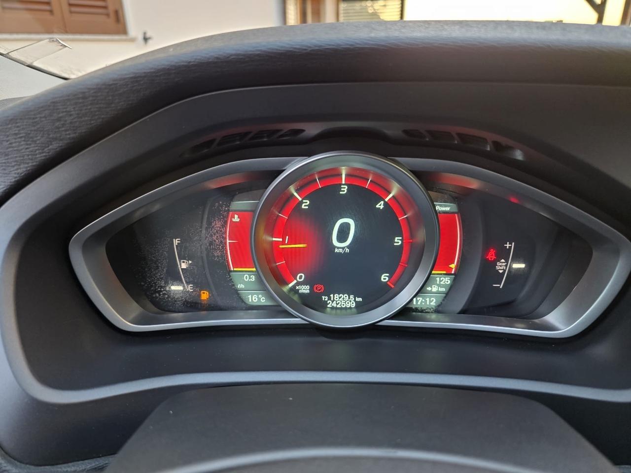 Volvo V40 D2 1.6 Summum