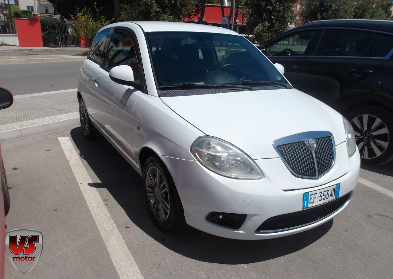 LANCIA YPSILON 1.2 BENZ-2010