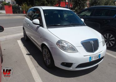 LANCIA YPSILON 1.2 BENZ-2010
