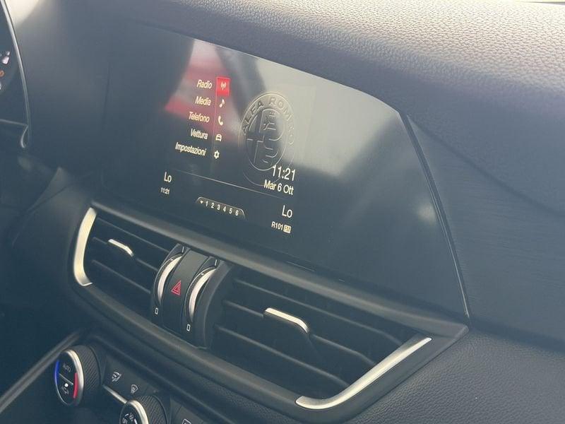 Alfa Romeo Giulia 2.2 Turbo MT6 150 CV Business Launch Ed