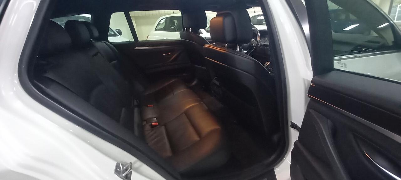 BMW XDRIVE cc. 1.995 FUTURA 218 CV. TRAZIONE INTEGRALE 5 Porte 5 Posti Cambio Automatico 7 Marce Paddle al Volante.
