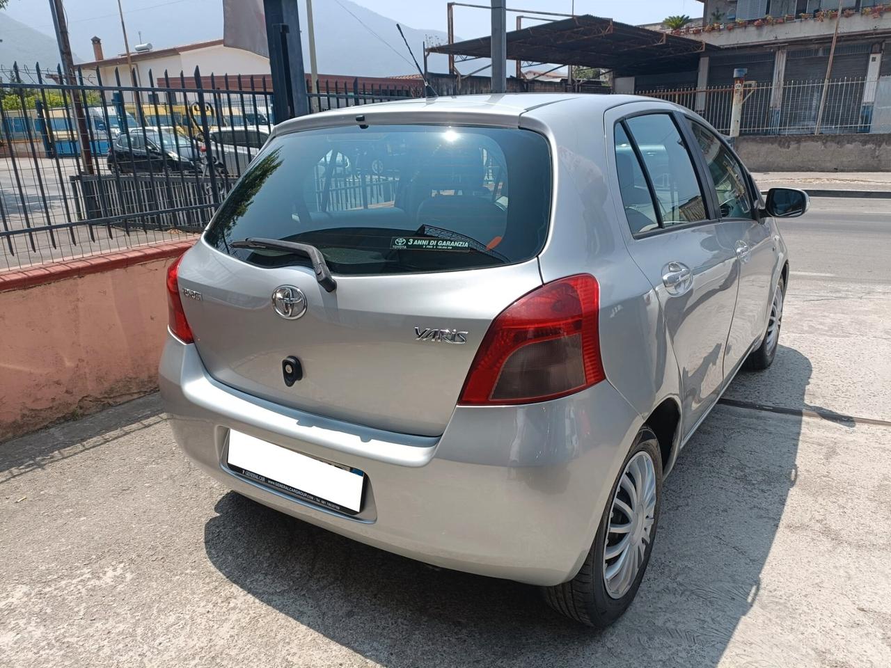 Toyota Yaris 1.4 D-4D 5 porte M-MT Sol Automatica
