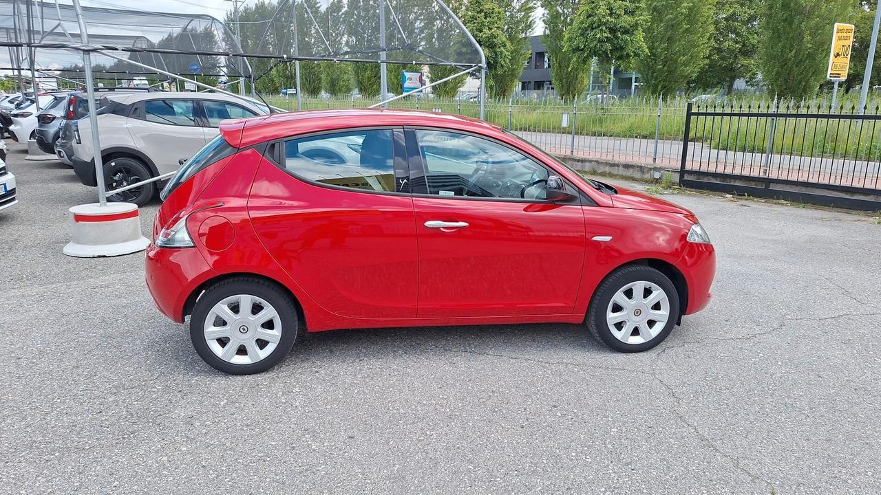 Lancia Ypsilon 1.2 69 CV 5 porte Gold