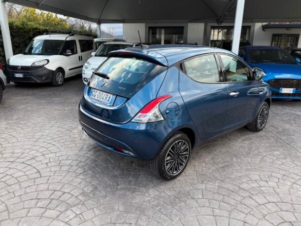 Lancia Ypsilon 1.0 FireFly 5 porte S&S Hybrid Ecochic Gold