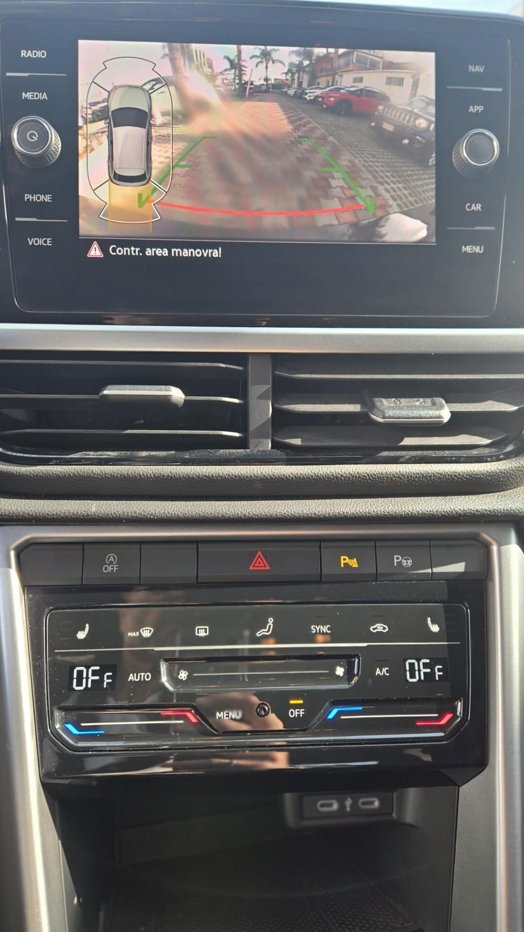 Volkswagen T-Roc 2.0 tdi Style 150CV dsg Uff Italy Led USB App Lega