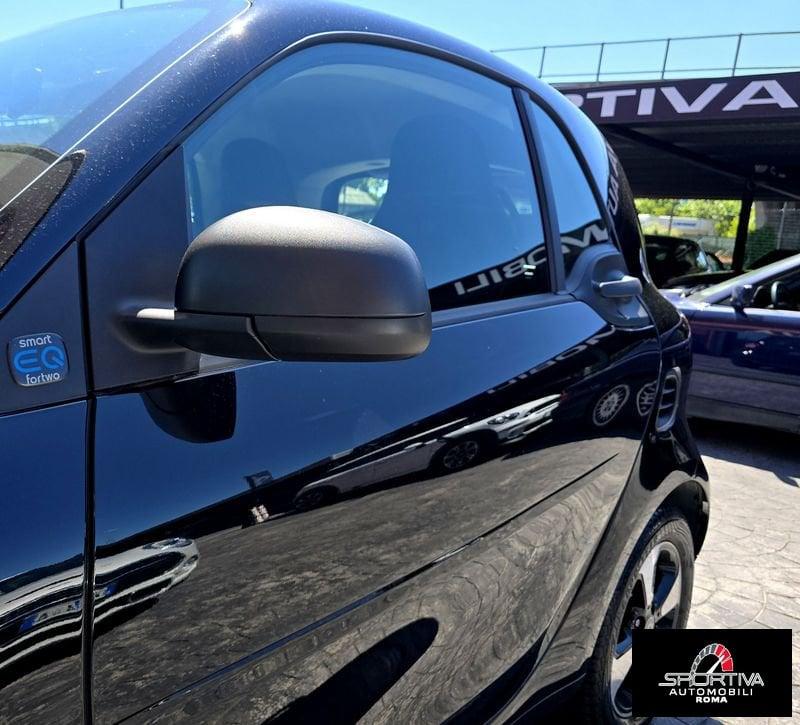smart fortwo TOTAL BLACK UNIPRIO PARI AL NUOVO! EQ