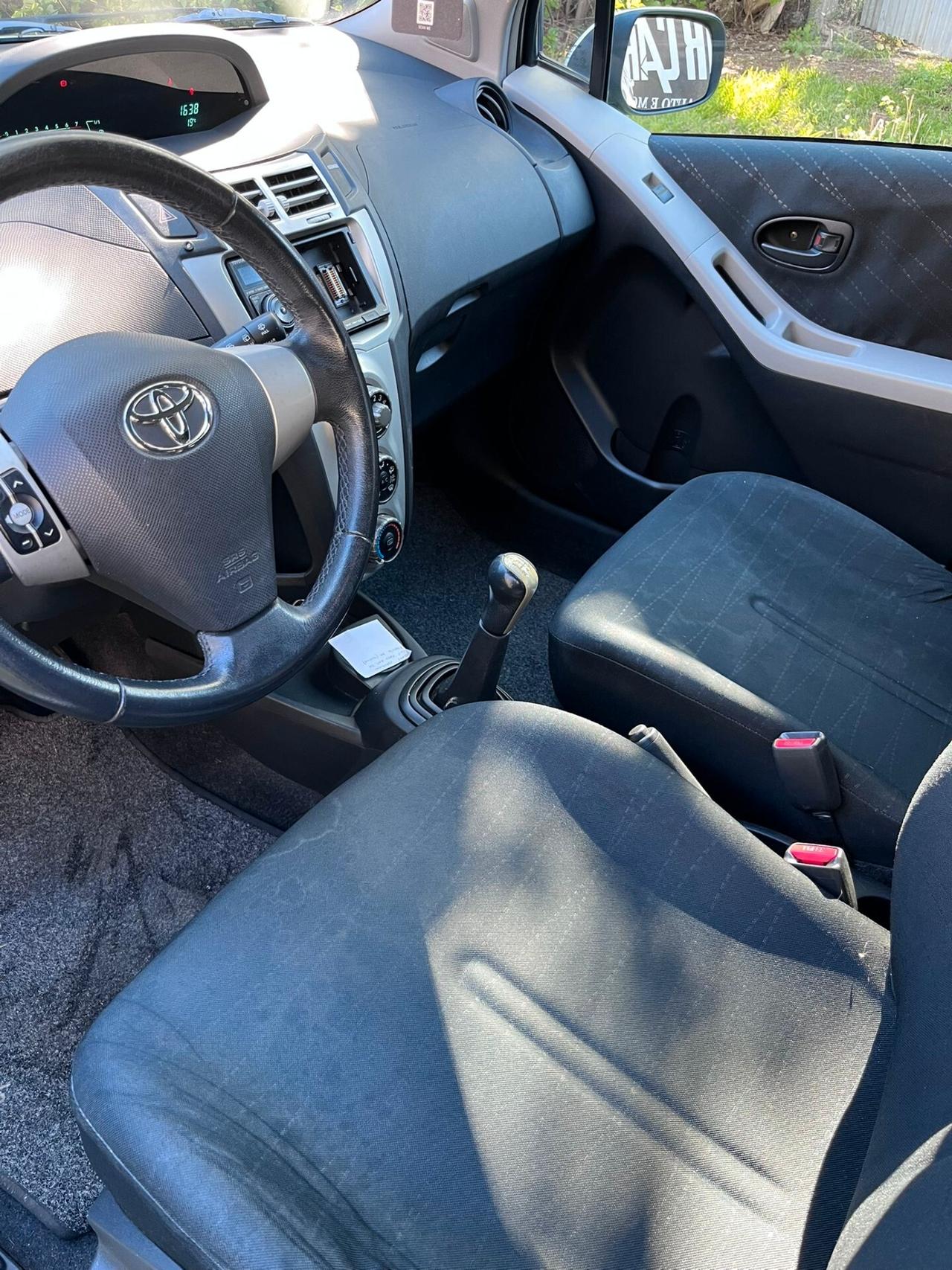 Toyota Yaris 1.0 5 porte Sol