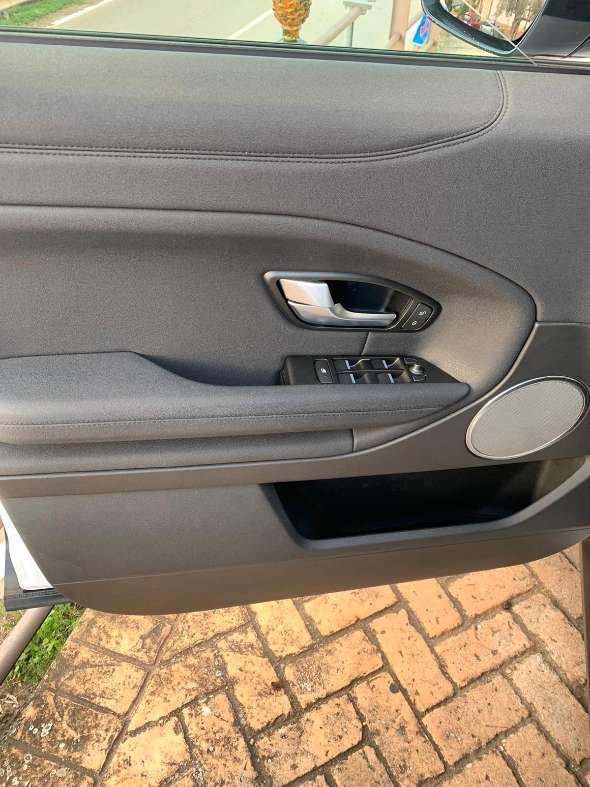 Land Rover Range Evoque 2.0 eD4 5p. Pure