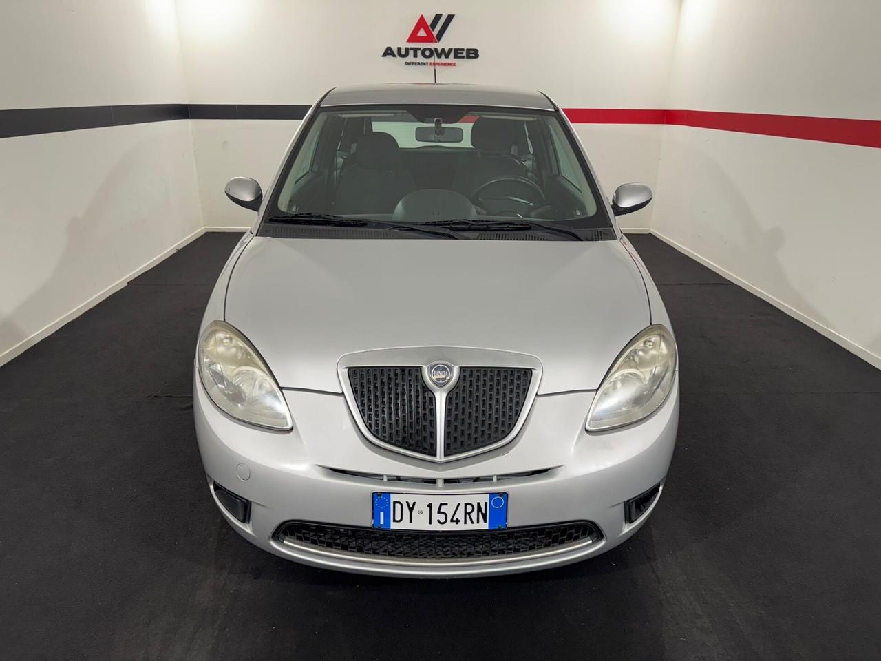 Lancia Ypsilon 1.2 Versus