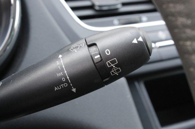 PEUGEOT 5008 1.6 HDi 115CV Business 7 POSTI