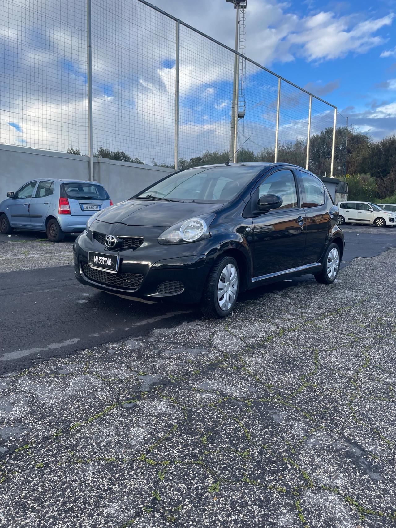 Toyota Aygo 1.0 12V VVT-i 5 porte Lounge Connect MMT