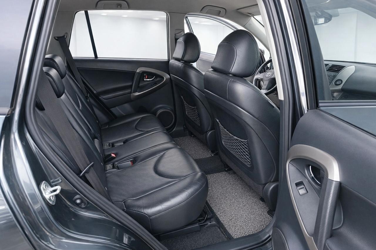 TOYOTA RAV4 2006 2.2 D-4D 177 CV Luxury PELLE NAVI CRUIS DA CONTROLLARE