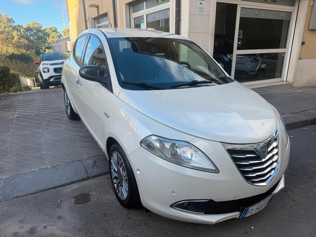 Lancia Ypsilon 1.3 MJT 16V 95 CV 5 porte S&S Silver