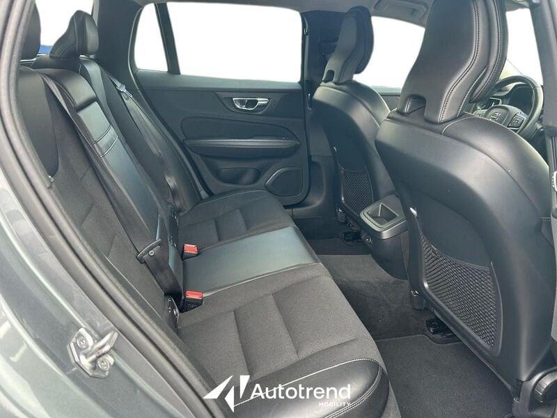 Volvo V60 D3 150 CV Automatica NAVI LED Momentum Business Pro
