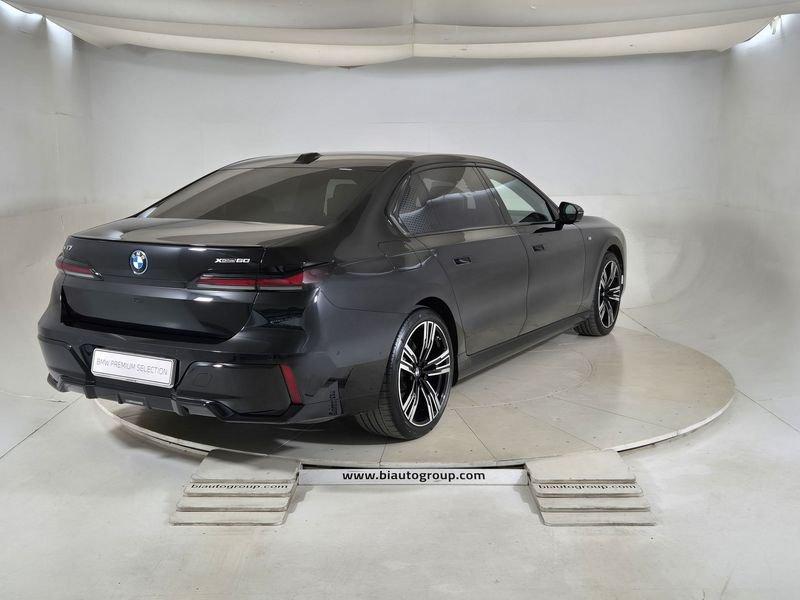 BMW Serie 7 G70 i7 xdrive60 MSport