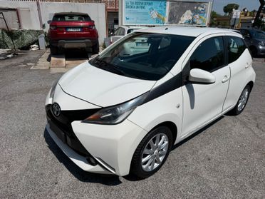Toyota Aygo 1.0 VVT-i 69 CV 5 porte x-cool MMT
