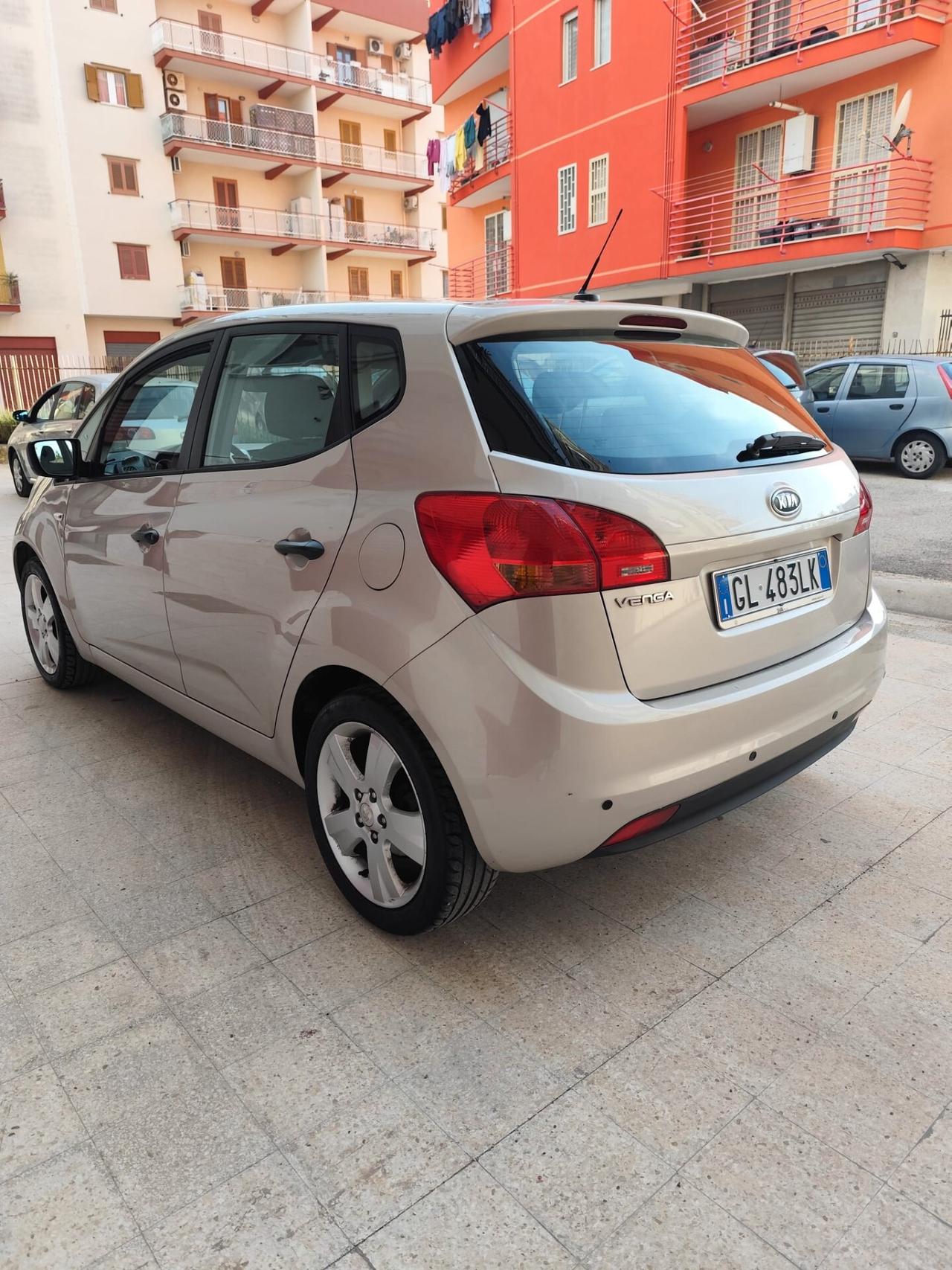 Kia Venga 1.4 BENZINA 90 cv * 108.000km*