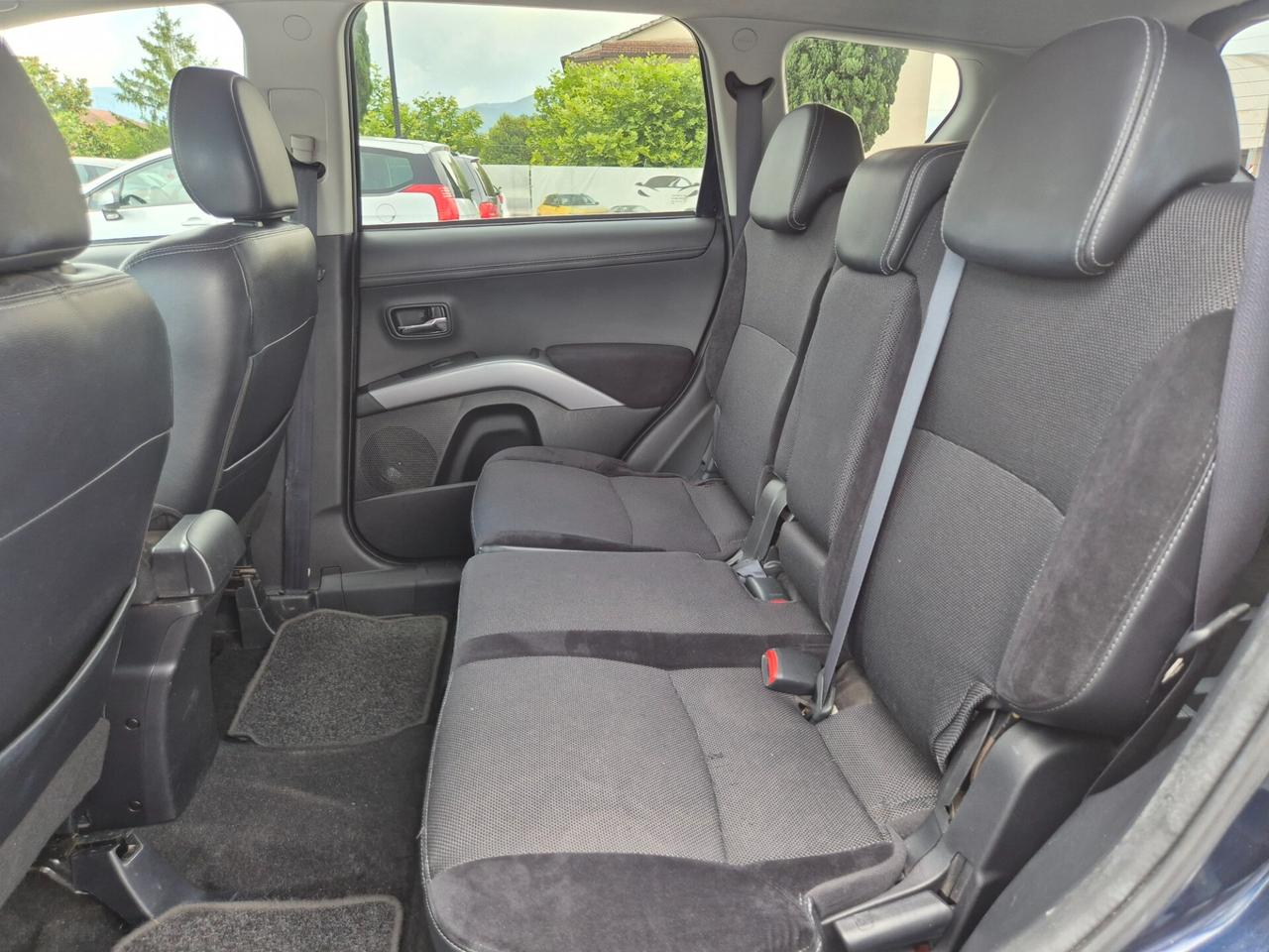 Mitsubishi Outlander 2.2 DI-D 4WD Intense