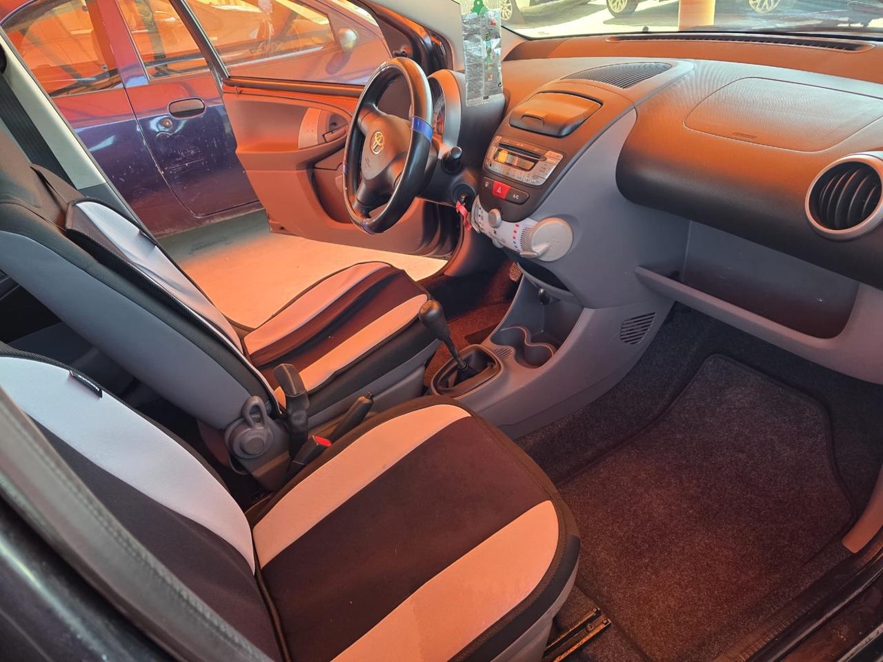 Toyota Aygo 1.0 12V VVT-i 5 porte Now Connect