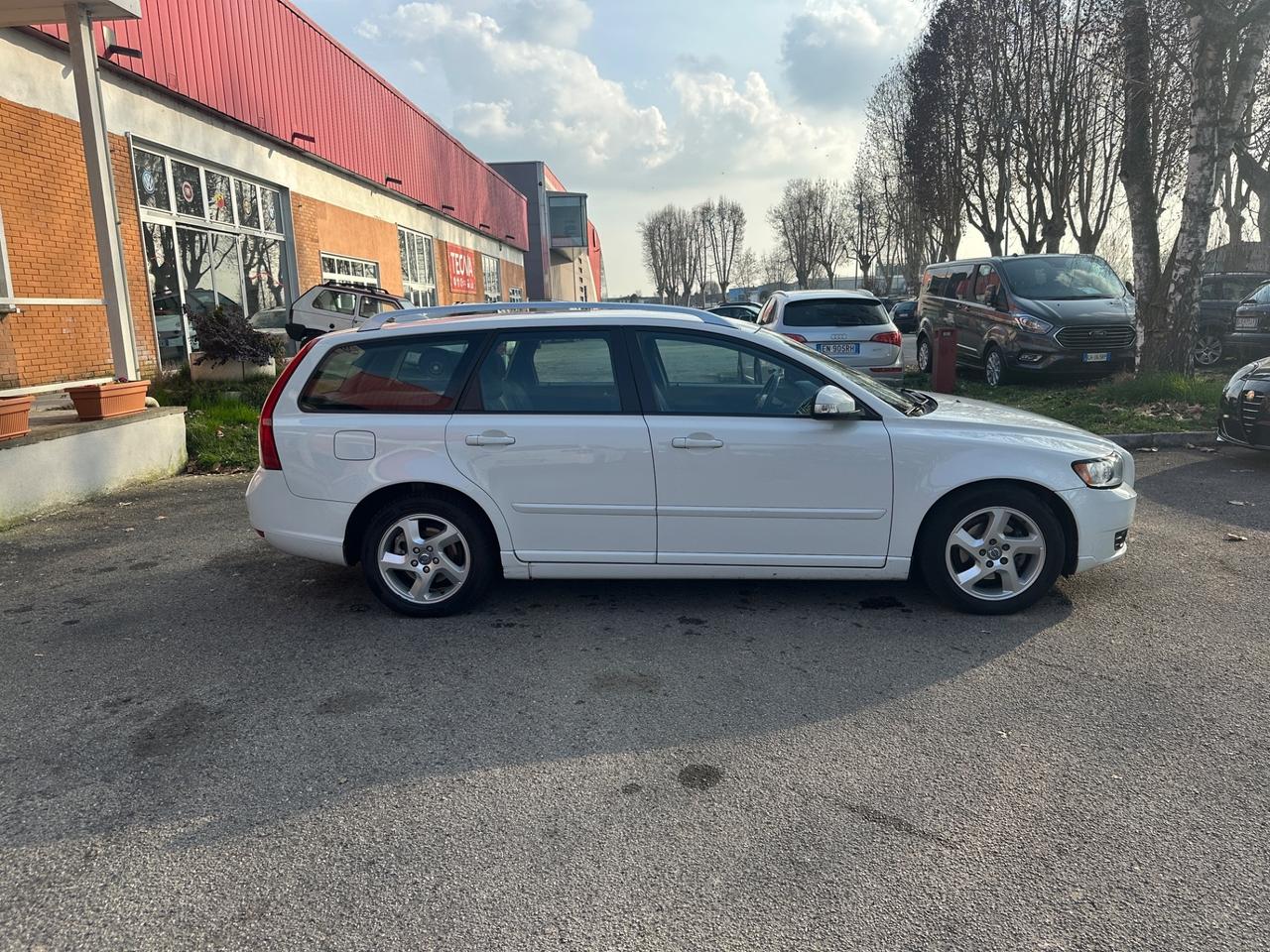 Volvo V50 D4 R-design