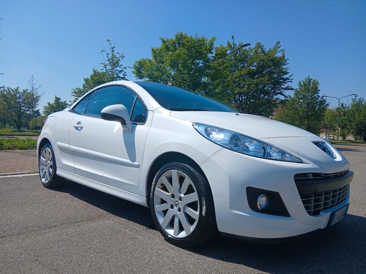 Peugeot 207 1.6 VTi 120CV CC Féline