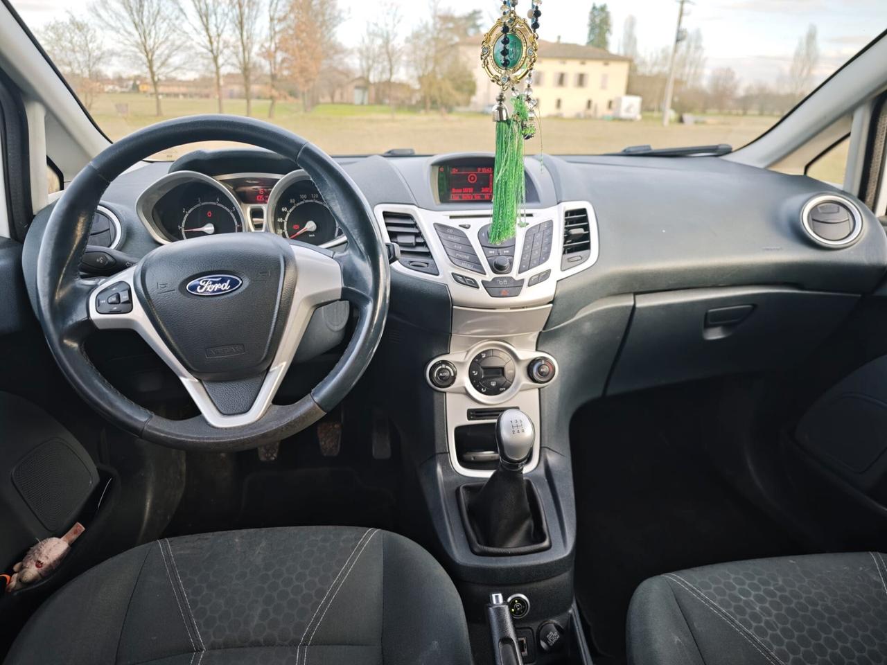 Ford Fiesta 1.4 5 porte Bz.- GPL Titanium