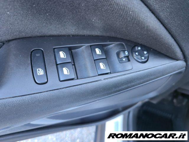 OPEL Crossland 1.2 T 110 Design & Tech telecamera