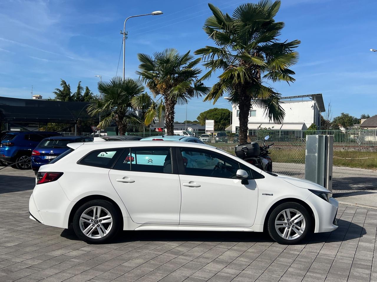 Toyota Corolla Touring 1.8 Hybrid Active