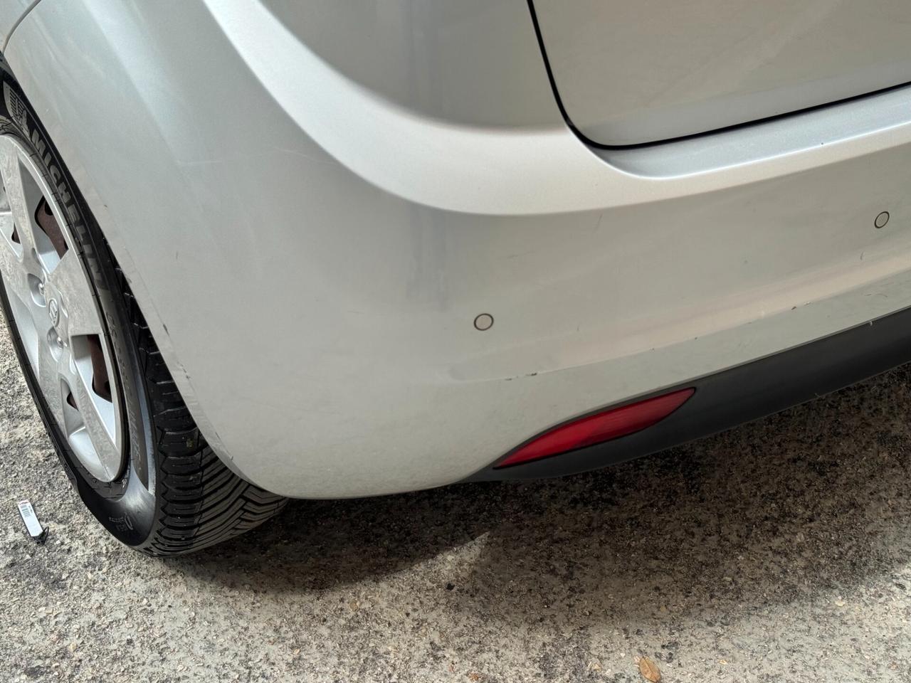 KIA VENGA 1.4 CRDI 90 CV. 6M. TETTO APRIBILE +SENSORI