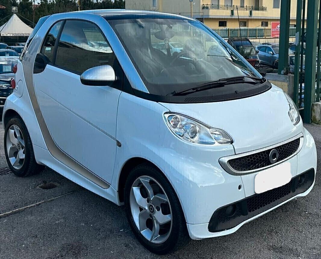 Smart ForTwo 1000 52 kW MHD coup&eacute; pulse