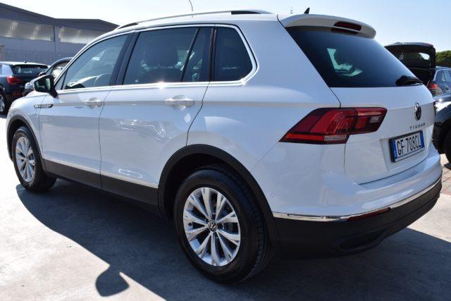 VOLKSWAGEN Tiguan 2.0 TDI SCR Life *Telecamere 360, Sedili risc.*