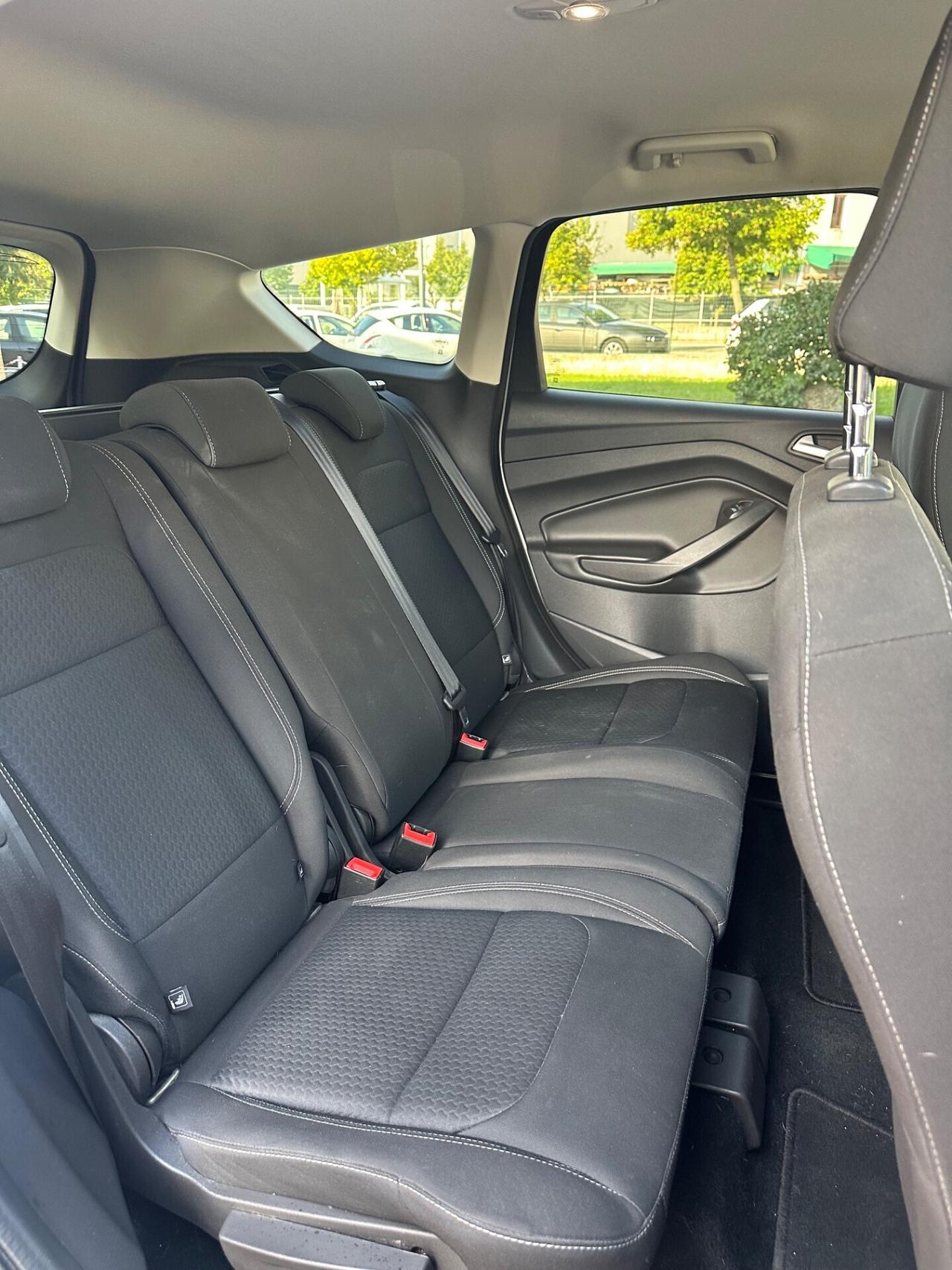 Ford Kuga 1.5 TDCI 120 CV S&S 2WD Business