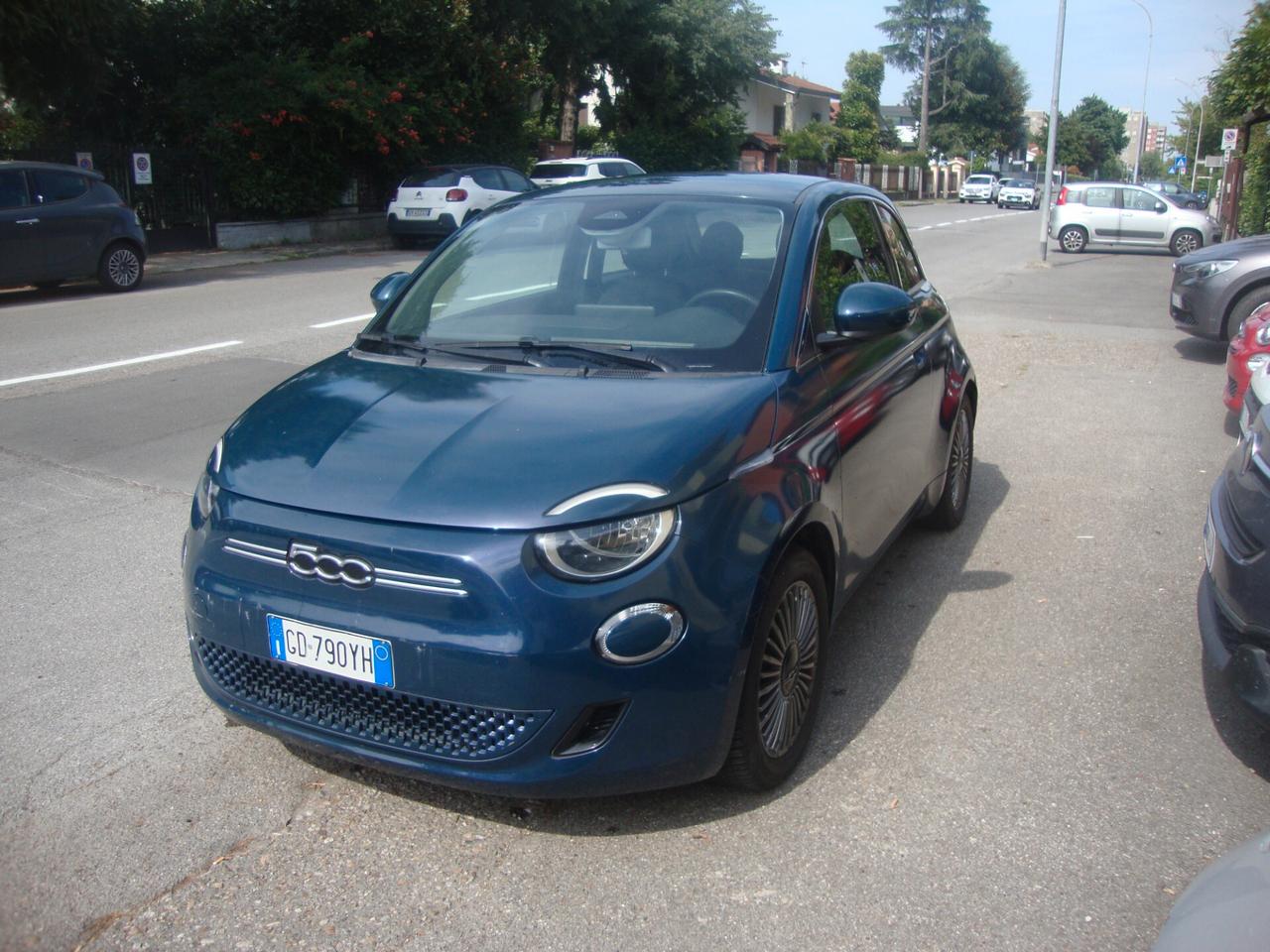 Fiat 500e Berlina 42 kWh La Prima