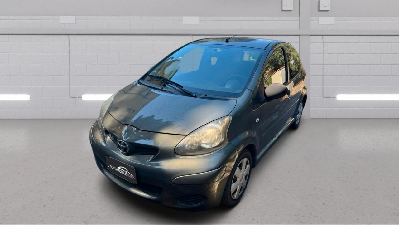 Toyota Aygo 1.0 12V VVT-i 5 porte Sol **GARANZIA 12 MESI**