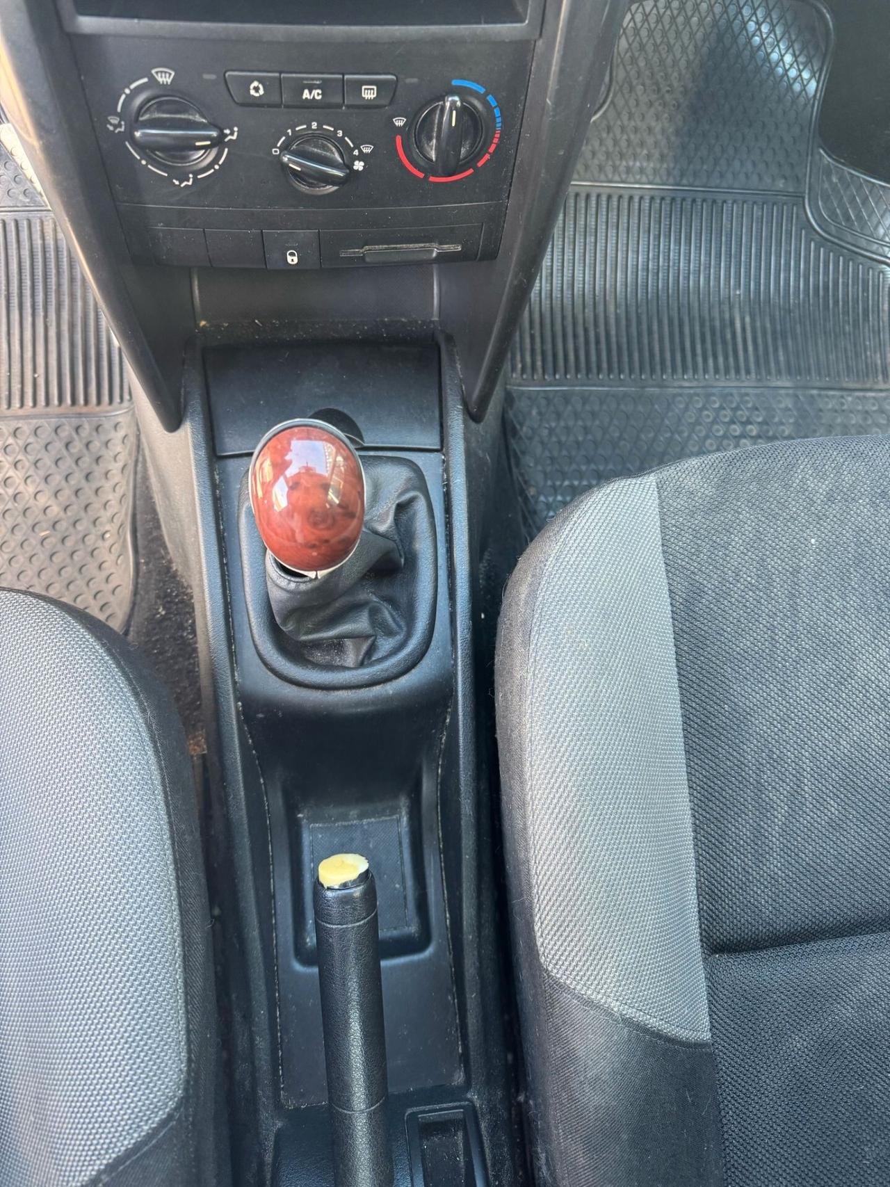 Peugeot 207 1.4 HDi 70CV 5p.