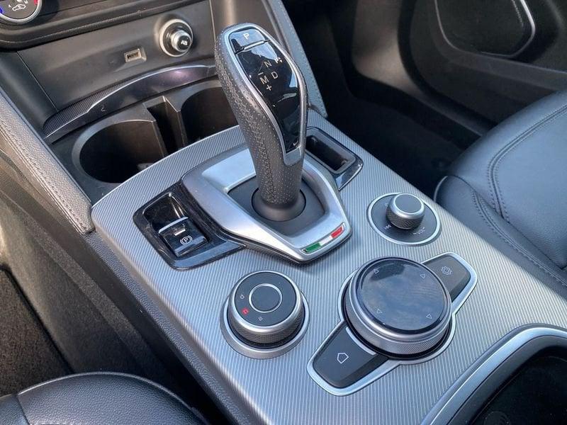 Alfa Romeo Stelvio 2.2 t Sprint Q4 190cv auto