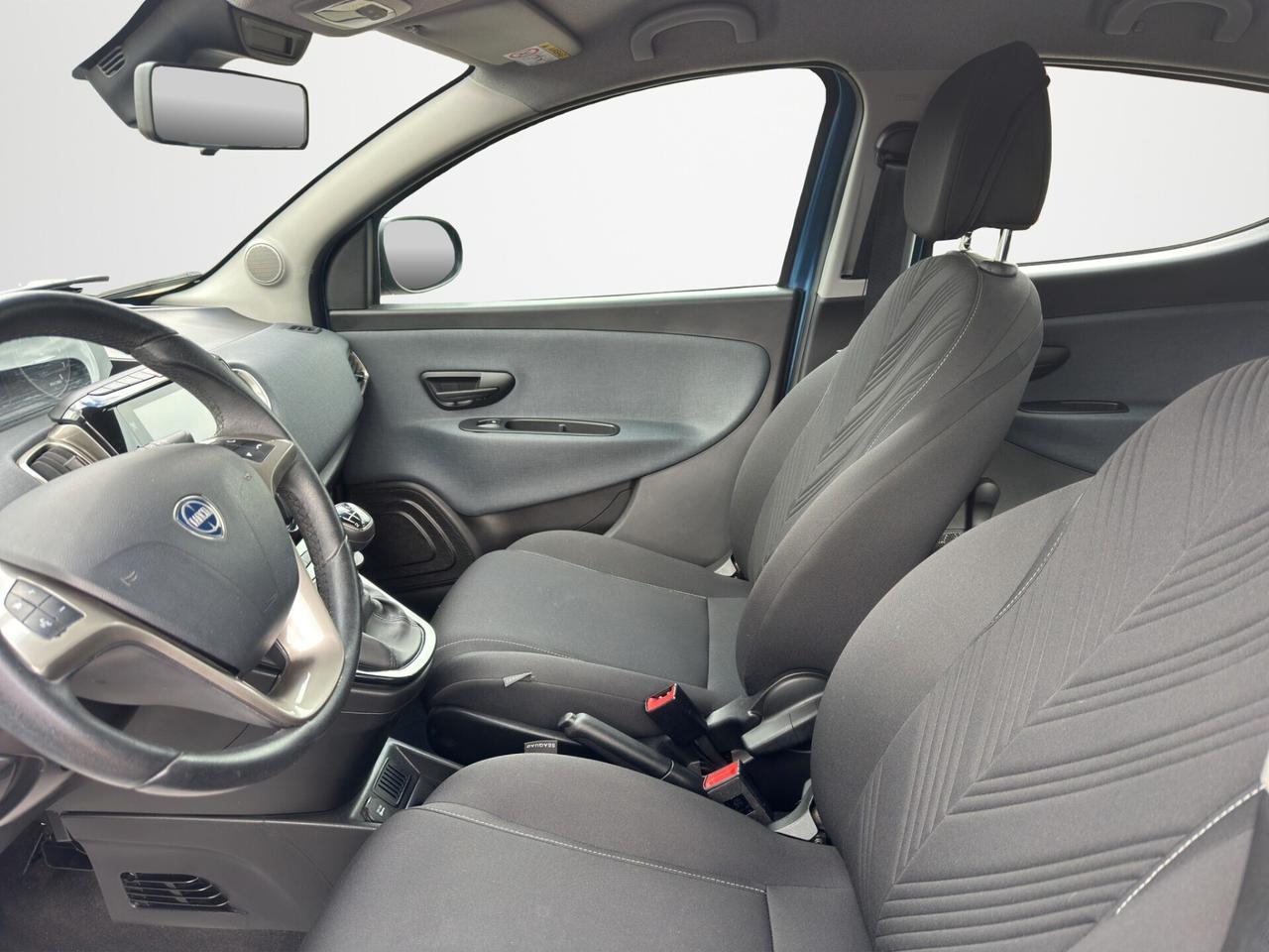 Lancia Ypsilon 1.0 FireFly 5 porte S&S Hybrid Gold