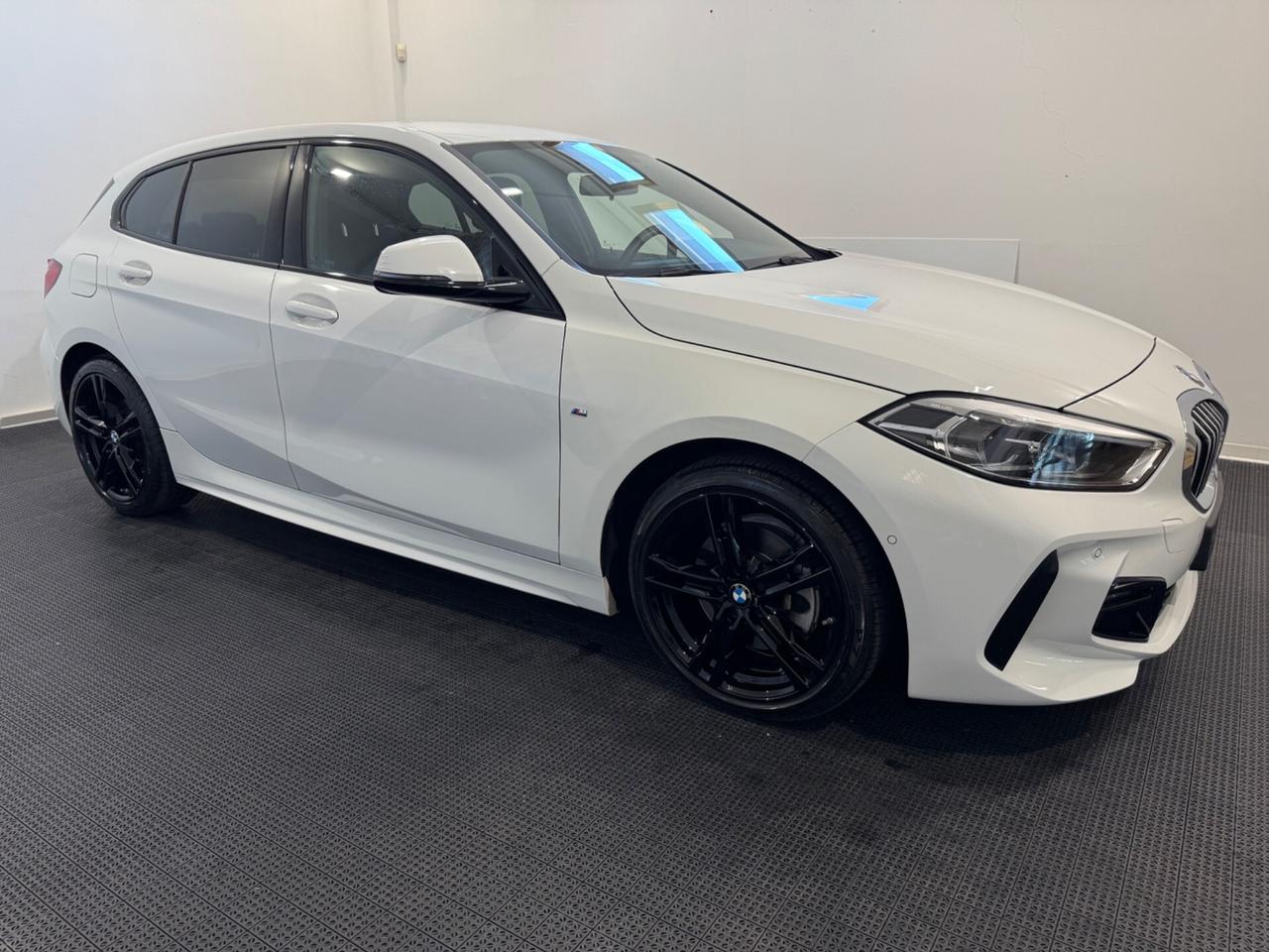 Bmw 118 118i 5p. Msport