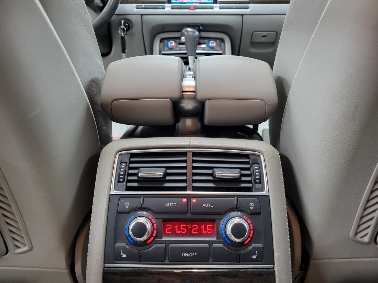 Audi A8 6.0 W12 quattro tiptronic