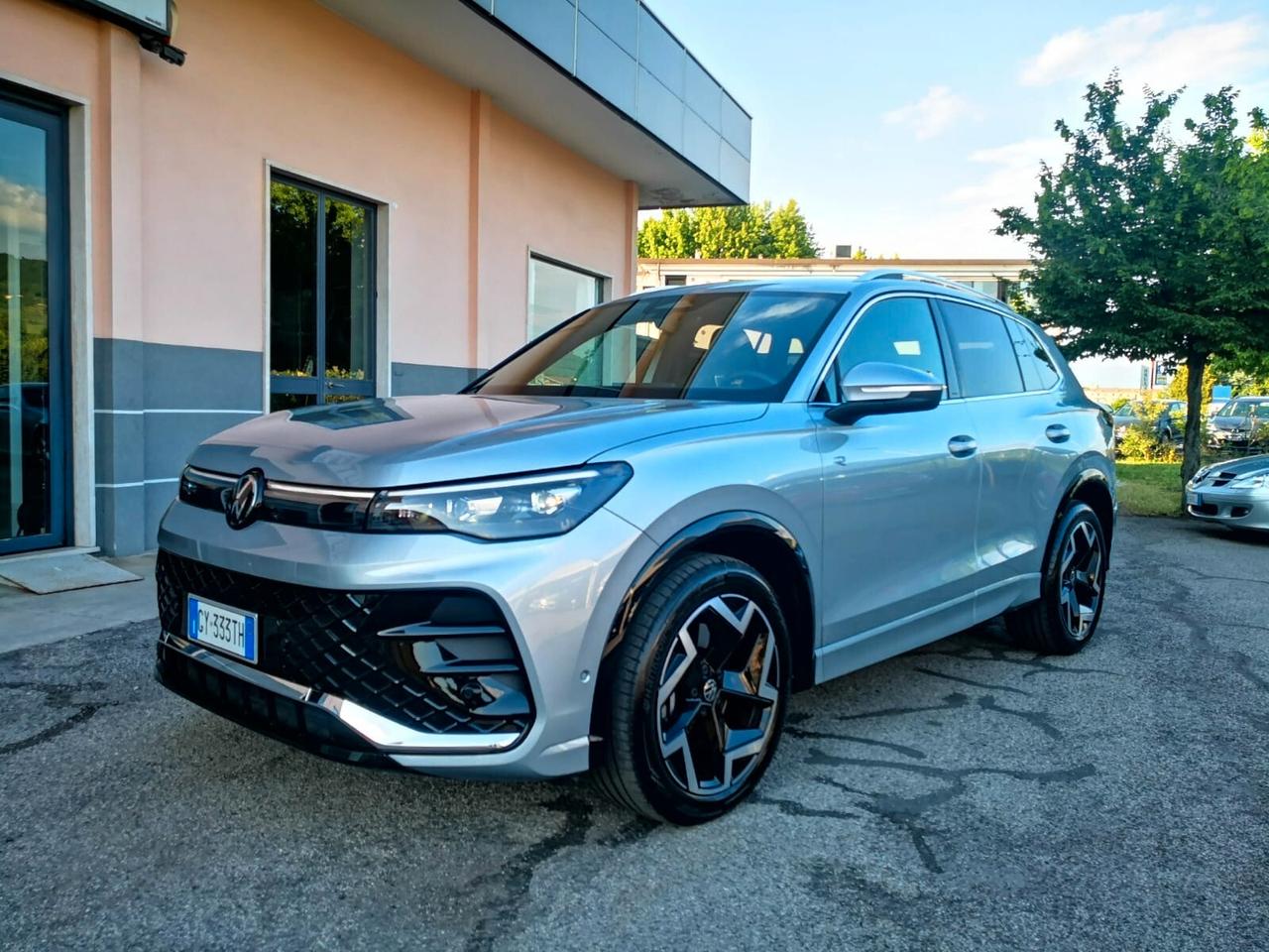Volkswagen Tiguan 2.0 TDI 150 CV DSG R-Line ***GARANZIA VW***