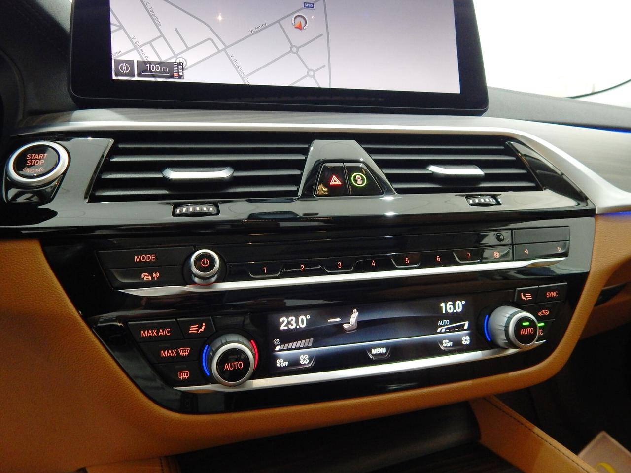 BMW 520 d Touring Luxury Aut TETTO-NAVI-PELLE-LED