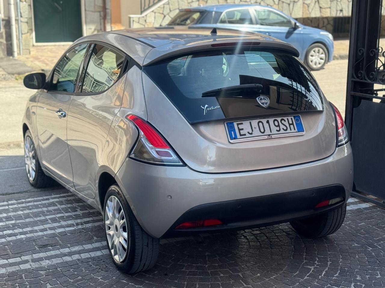 Lancia Ypsilon 0.9 TwinAir 85 CV 5 porte S&S DFN Platinum