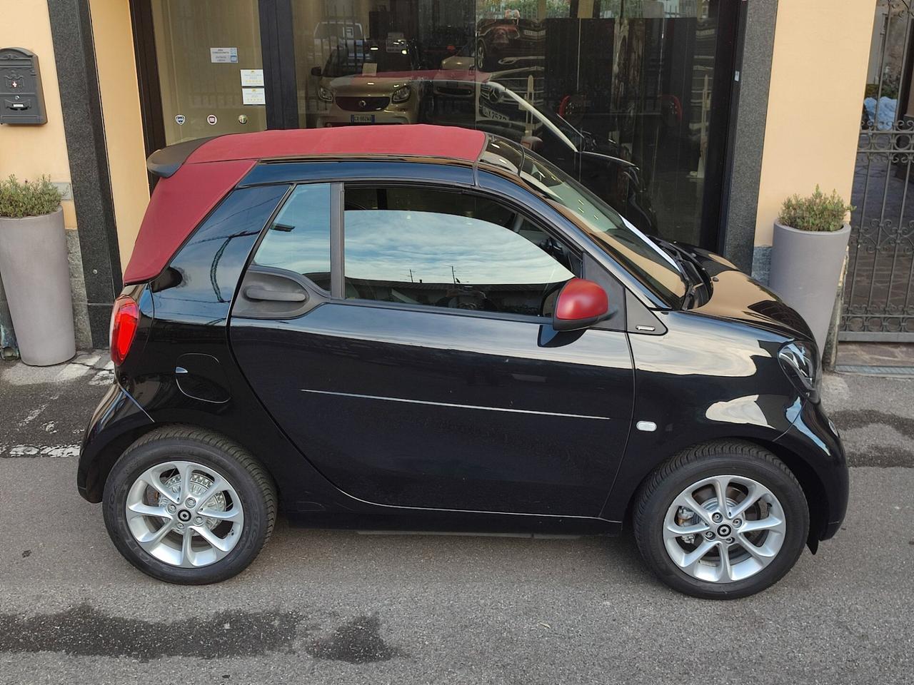 Smart ForTwo 70 1.0 twinamic cabrio Passion Capote Rossa Ok neopatentati