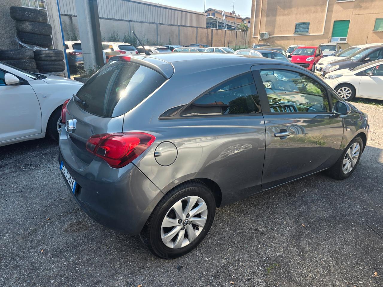 Opel Corsa 1.2 Coupé b-Color