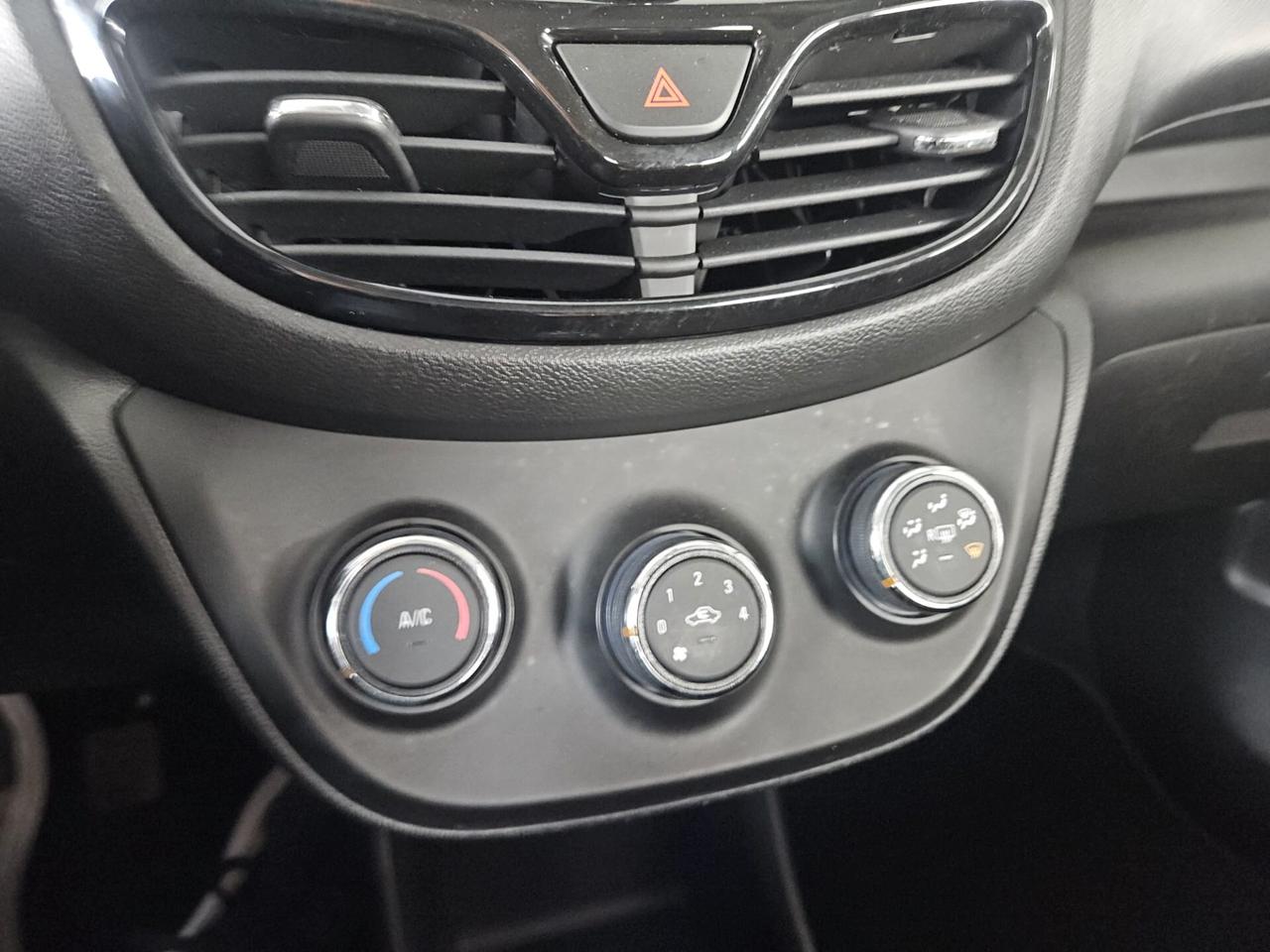 Opel Karl Rocks 1.0 73 CV