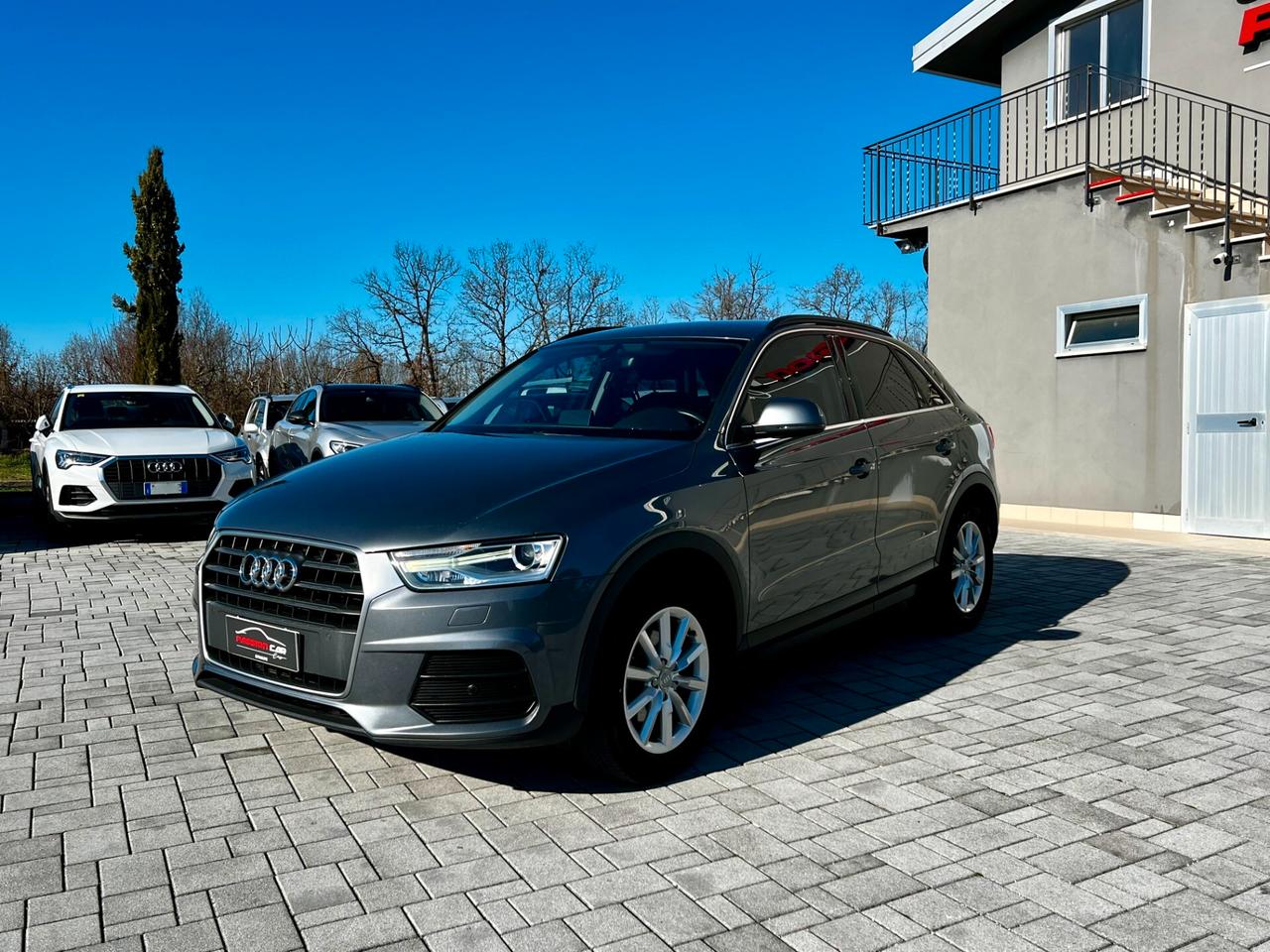 Audi Q3 2.0 TDI 120 CV Business S-TRONIC