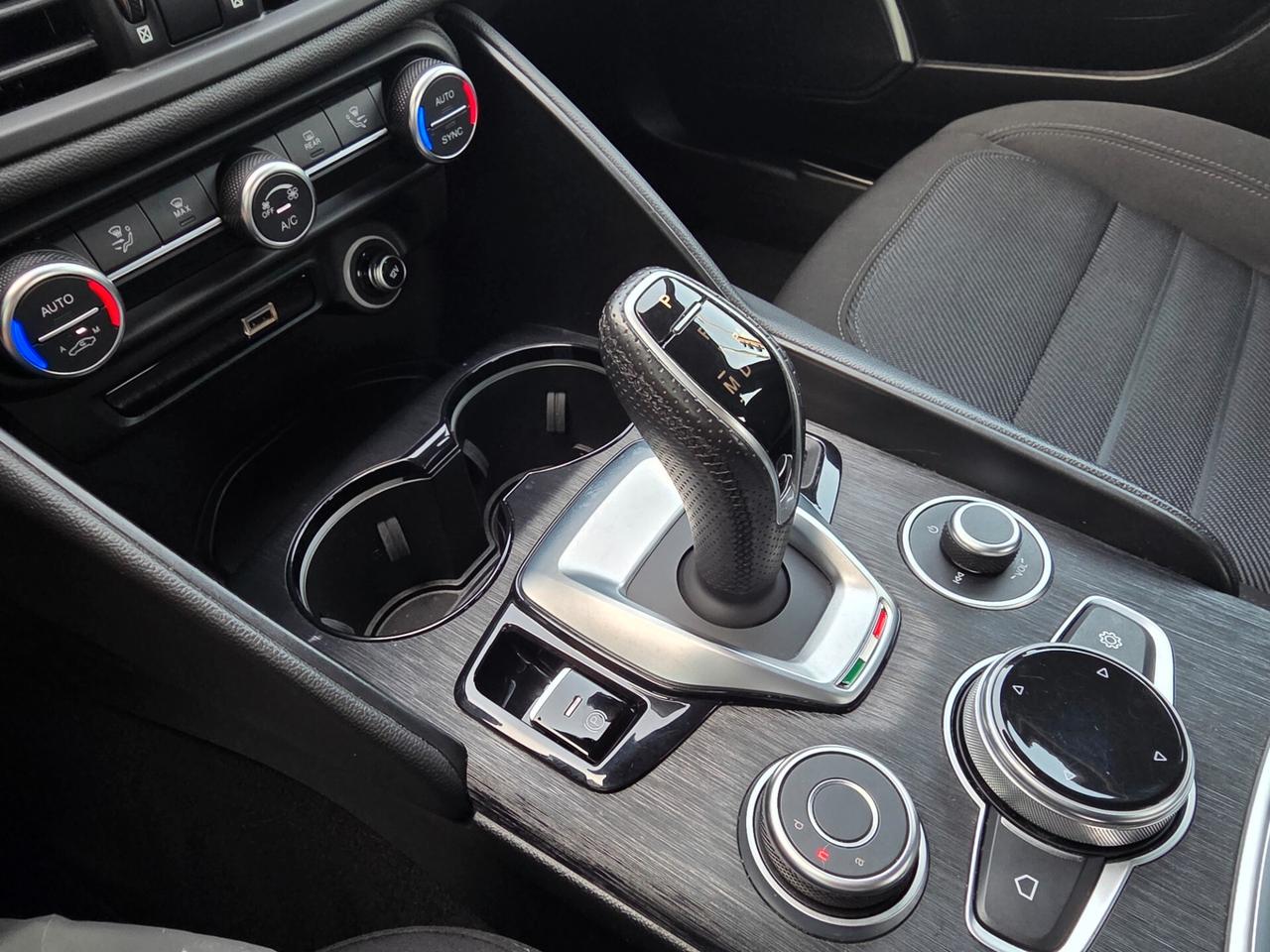 Alfa Romeo Giulia 2.2 190cv AUT. / CERCHI 19"
