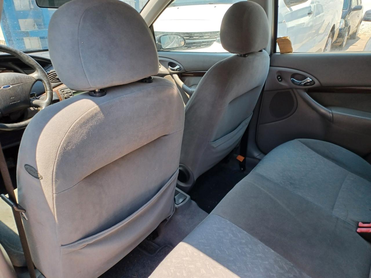 Ford Focus 1.6 SW Ghia SOLO 69000 KM!!