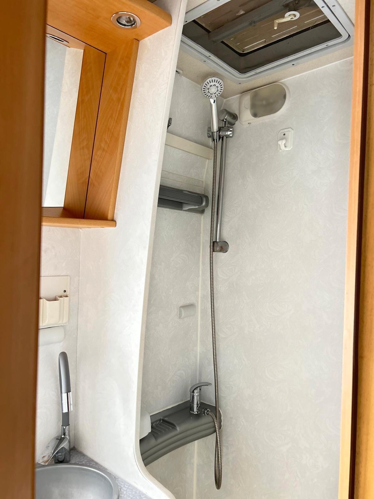Challenger 2.8 JTD Mansardato