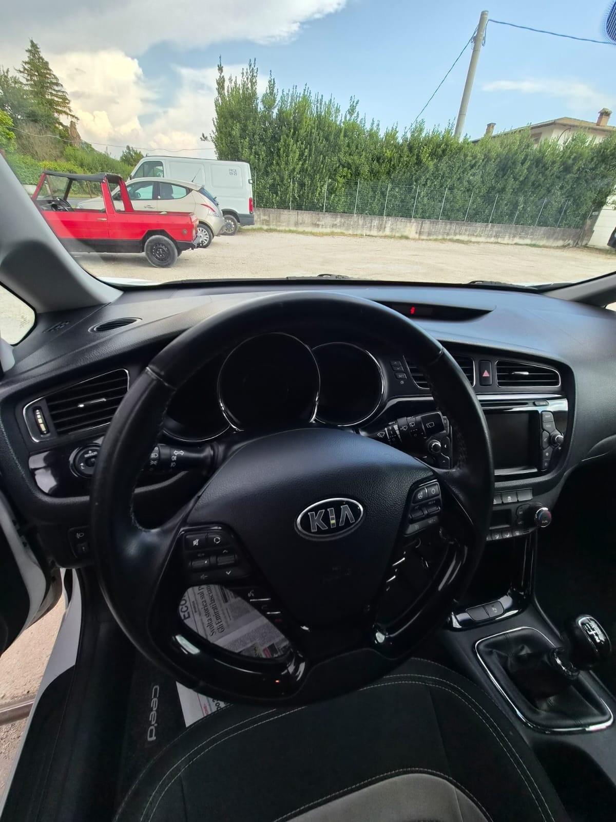 Kia Ceed 1.6 diesel 128 cv garantita 12 mesi